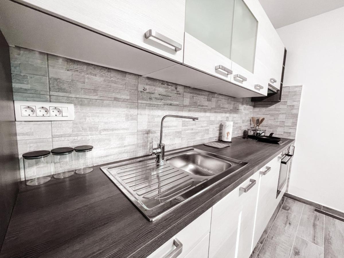 Riad Apartments Premium Zgornje Skofije Exterior foto
