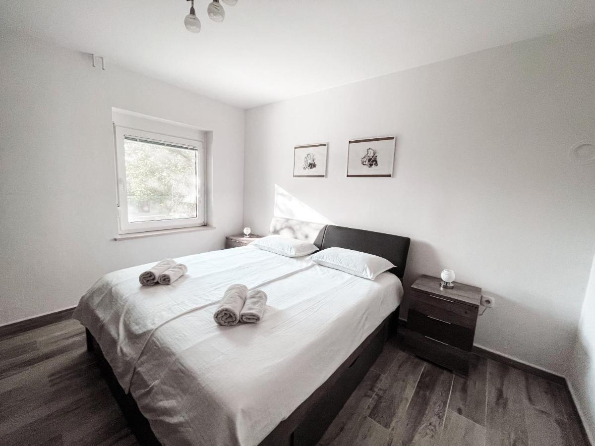 Riad Apartments Premium Zgornje Skofije Exterior foto