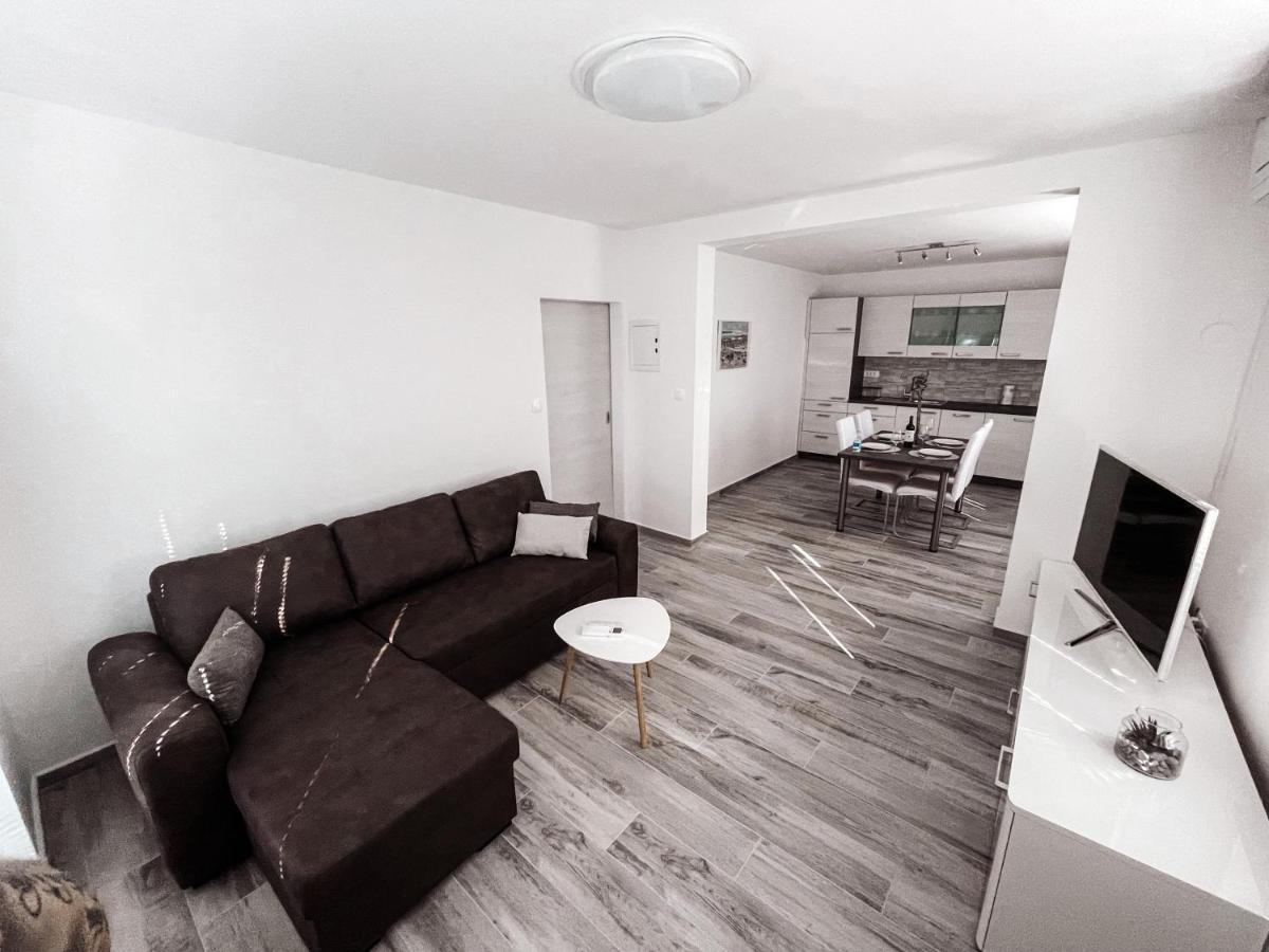 Riad Apartments Premium Zgornje Skofije Exterior foto
