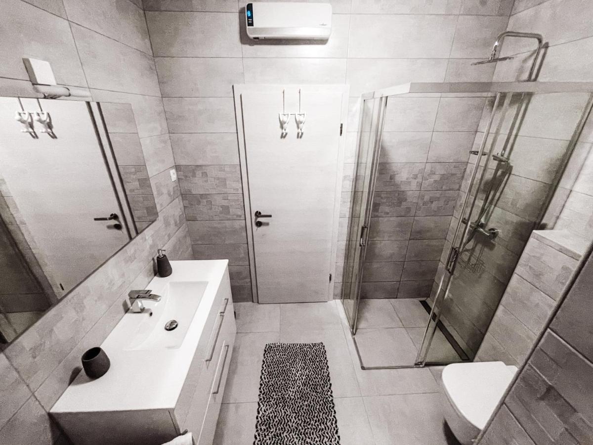 Riad Apartments Premium Zgornje Skofije Exterior foto